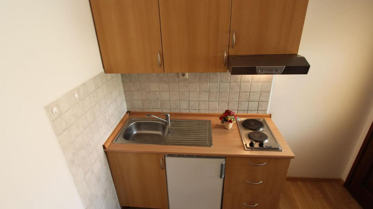 Apartments Grzetic Малинска Екстериор снимка