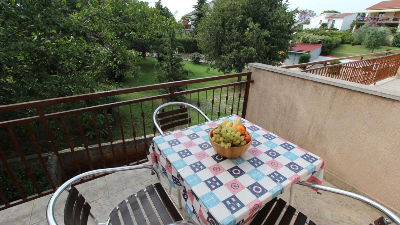 Apartments Grzetic Малинска Екстериор снимка