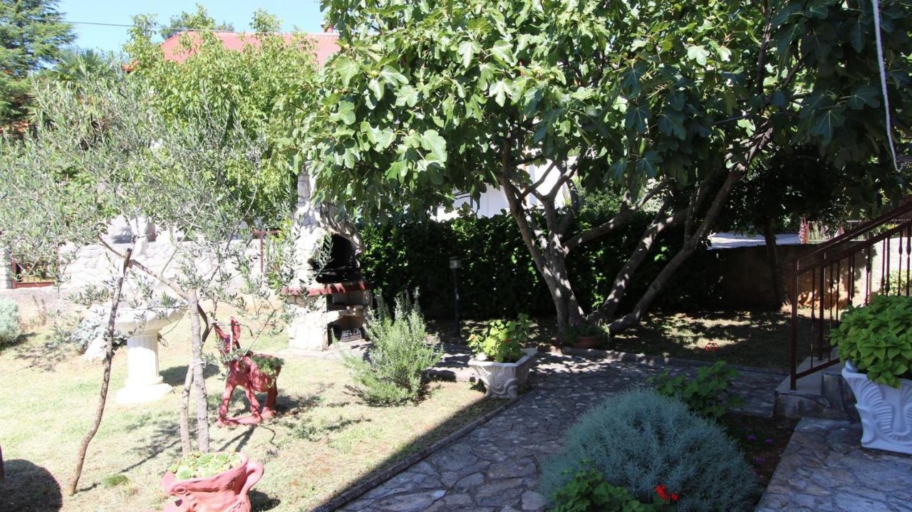 Apartments Grzetic Малинска Екстериор снимка
