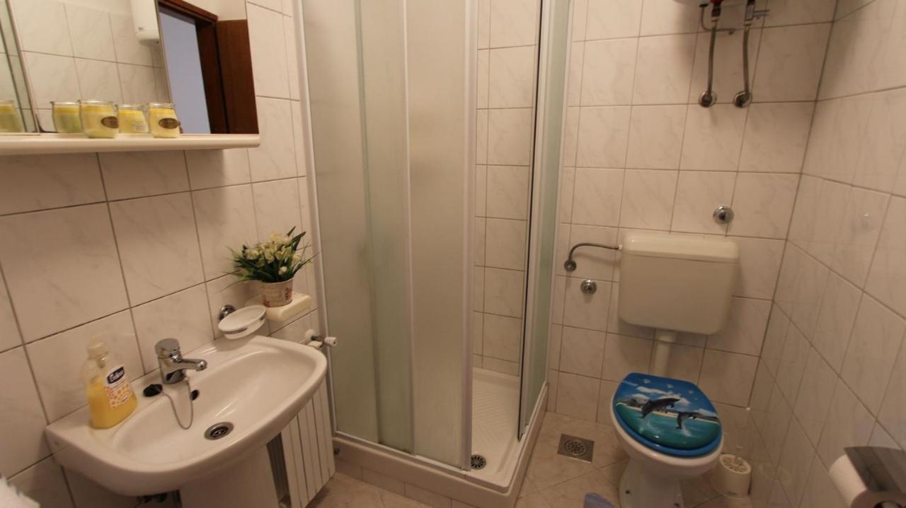 Apartments Grzetic Малинска Екстериор снимка