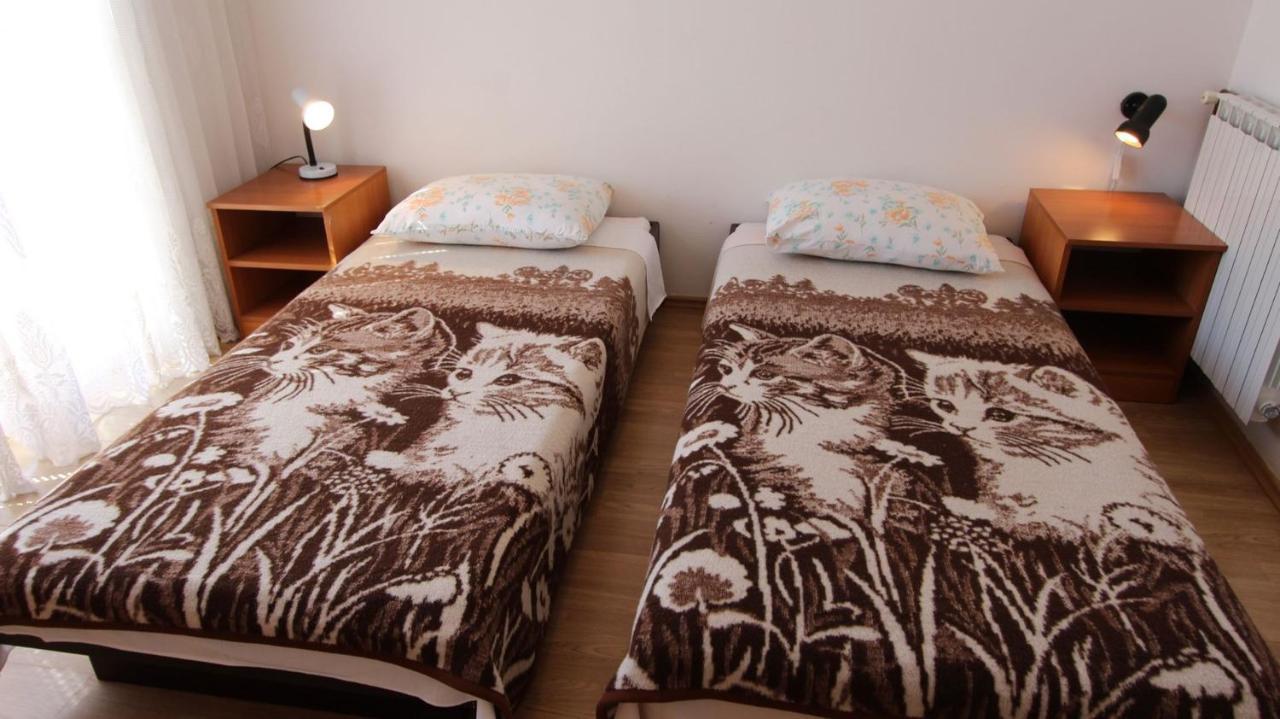 Apartments Grzetic Малинска Екстериор снимка