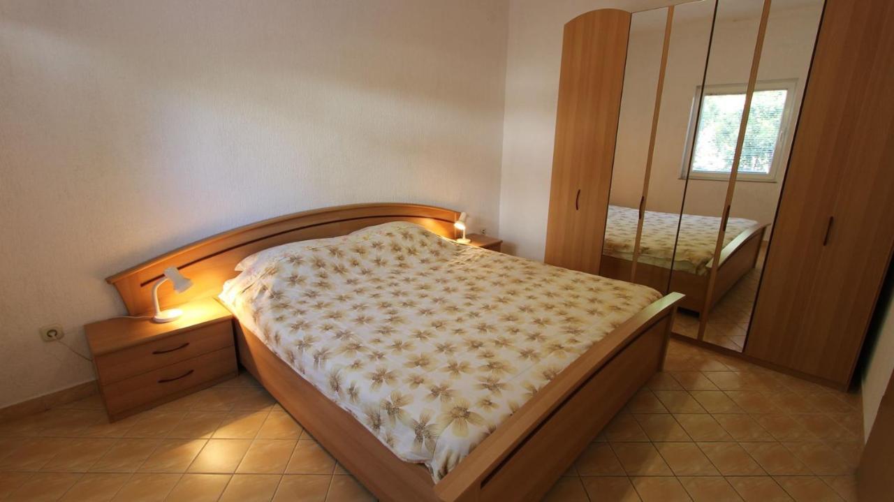 Apartments Grzetic Малинска Екстериор снимка