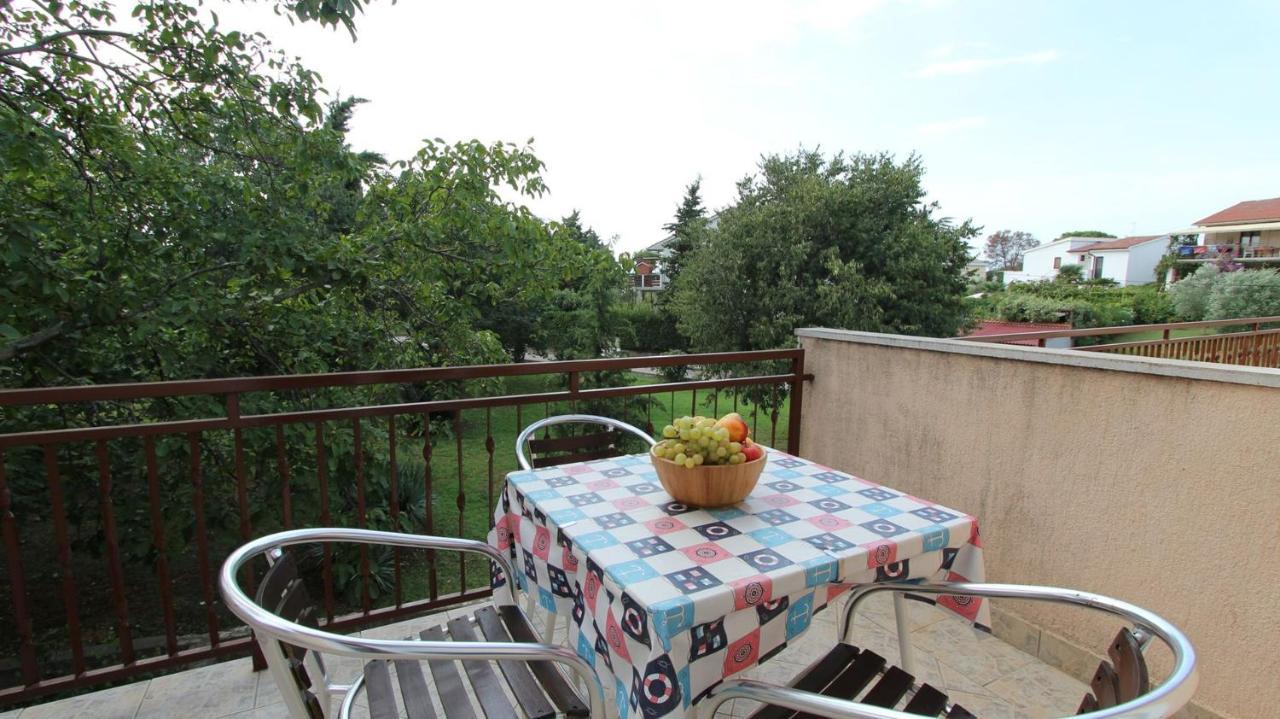 Apartments Grzetic Малинска Екстериор снимка