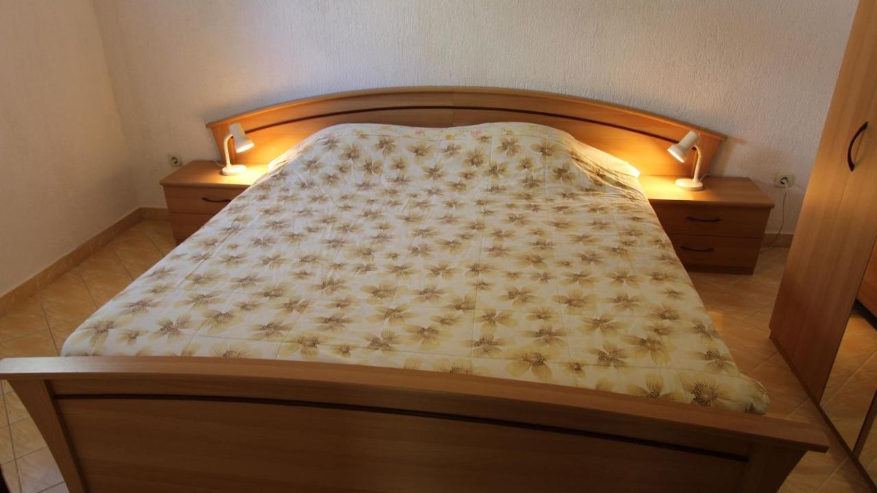 Apartments Grzetic Малинска Екстериор снимка